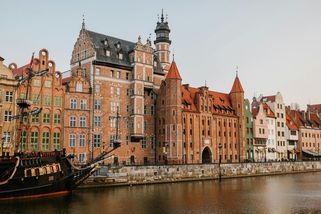 Baltic Express do Gdaňsku: 2,5 hodiny zpoždění i tristní komunikaci ČD nezachránila ani wafle - Médium.cz